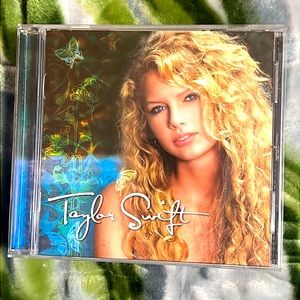 EUC Taylor Swift Debut album 2006/2008 version.